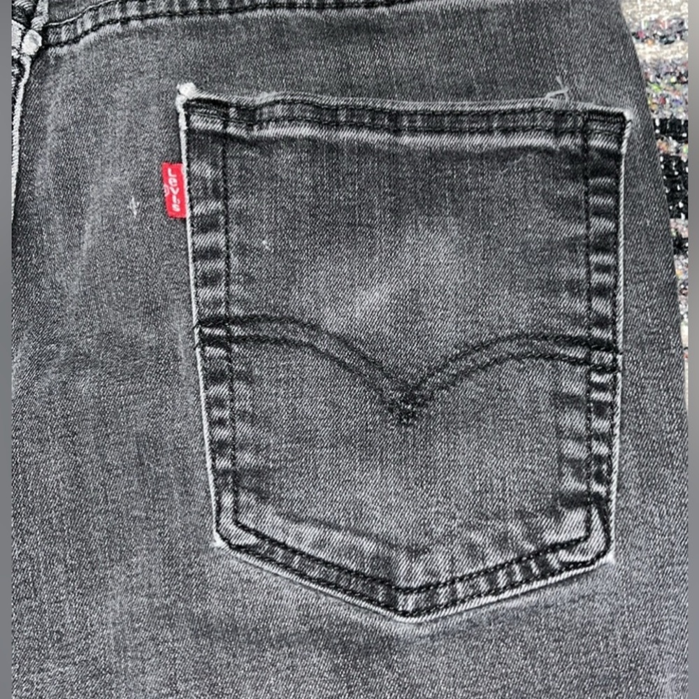 Preowned 502  Levi’s  Ripped  Jeans Fade Out Color Black  Men’s  Size 38X30 . - Picture 8 of 12